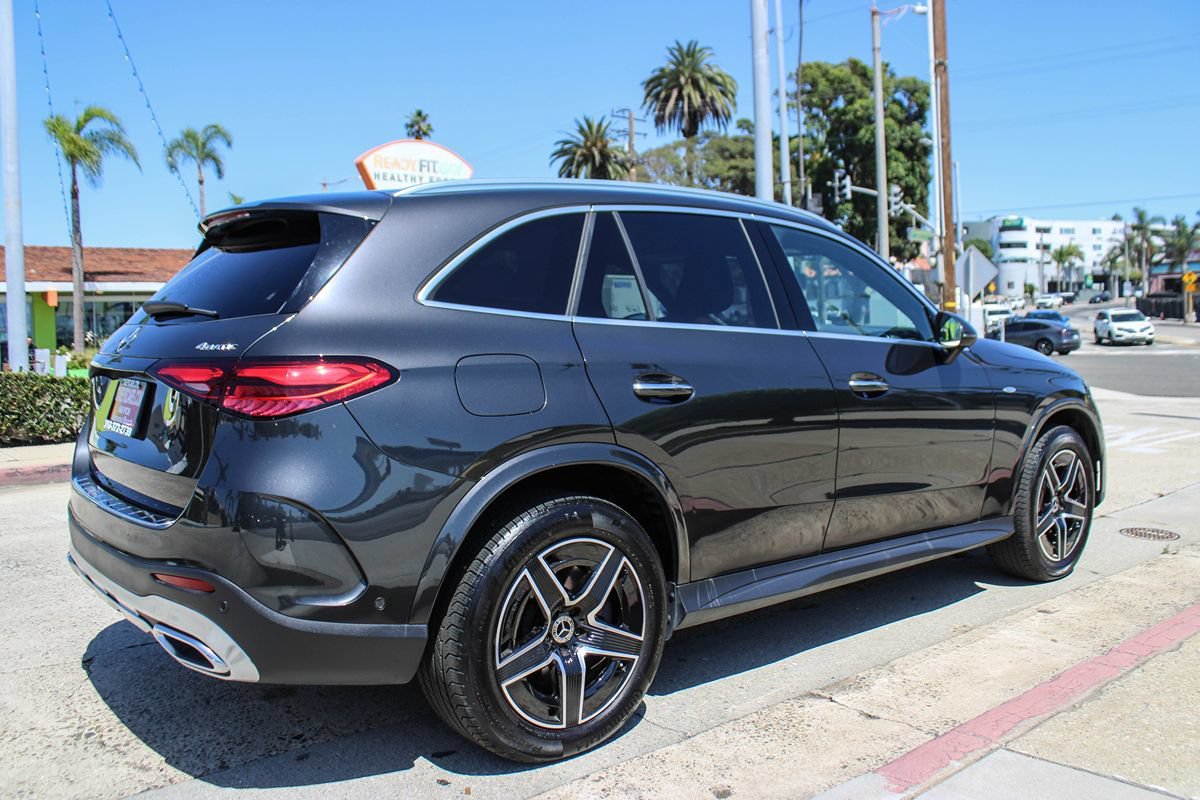 Used 2025 Mercedes-Benz GLC 350e 4MATIC image 6
