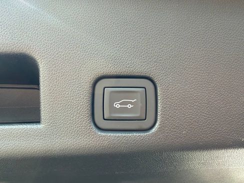 Used 2025 Chevrolet Traverse LT w/ LPO, Floor Liner Package AWD/4WD image 23