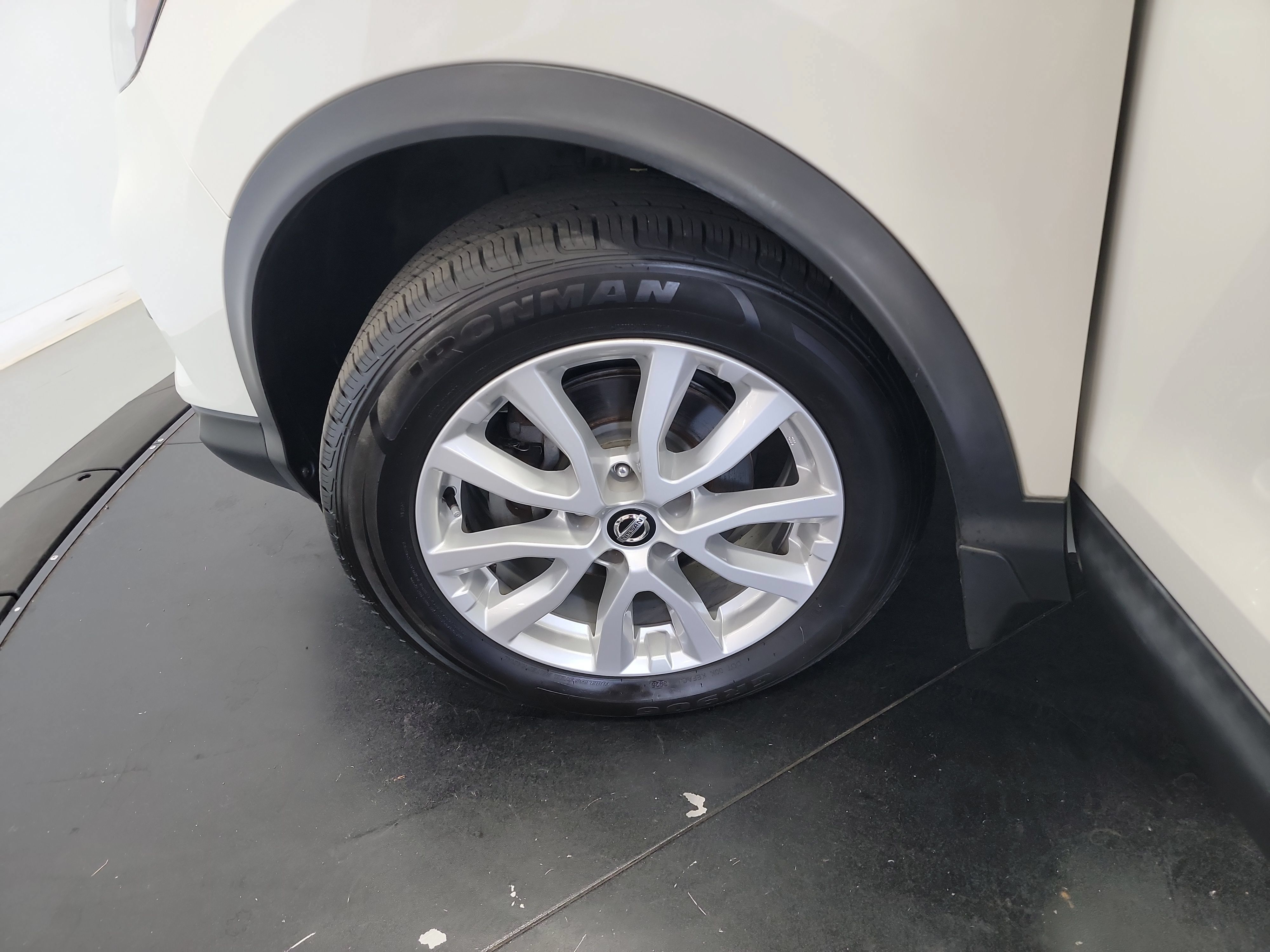Used 2020 Nissan Rogue Sport SV w/ All-Weather Package FWD image 29