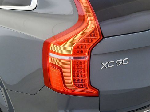 Certified 2023 Volvo XC90 T8 Ultimate w/ Protection Package Premier image 12