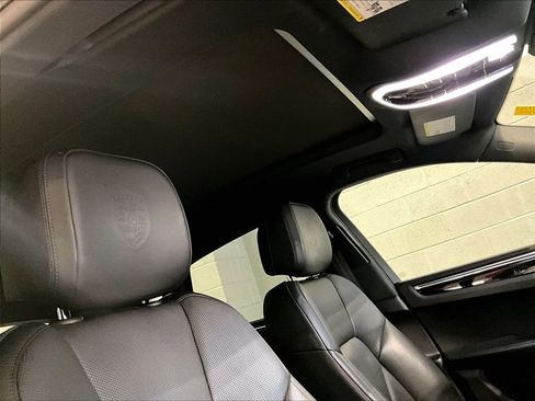 Certified 2023 Porsche Macan Turbo AWD/4WD image 27