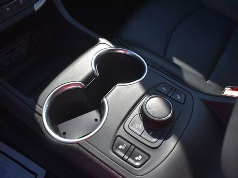 Used 2022 GMC Terrain SLT image 27