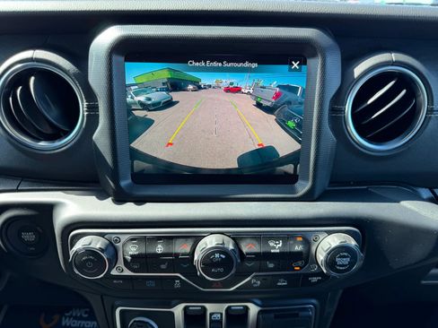 Used 2021 Jeep Wrangler Unlimited Sahara w/ Cold Weather Group AWD/4WD image 22