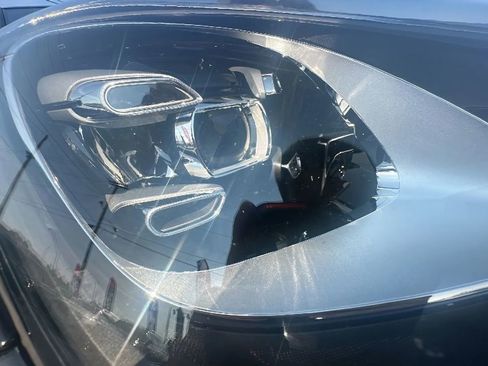 Used 2019 Porsche Cayenne S image 49