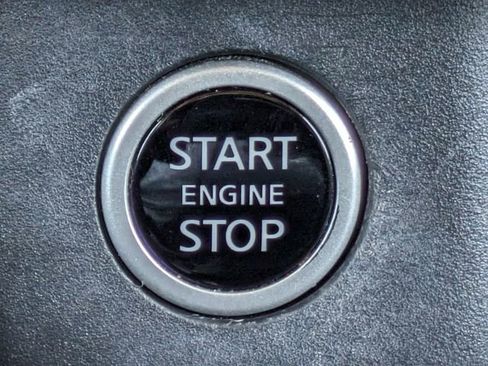 Used 2023 Nissan Rogue SV image 30