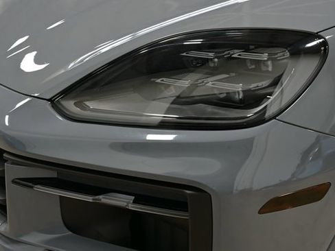 Used 2025 Porsche Cayenne S image 5