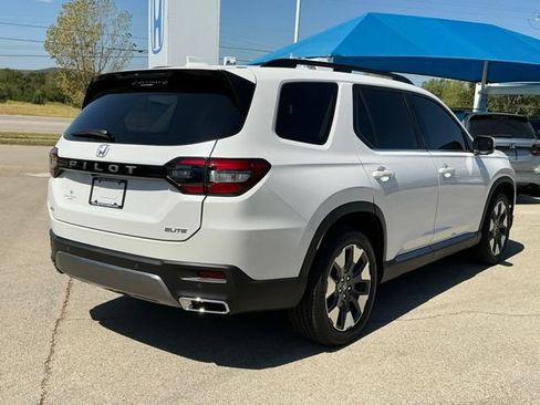 Certified 2026 Honda Pilot Elite image 3