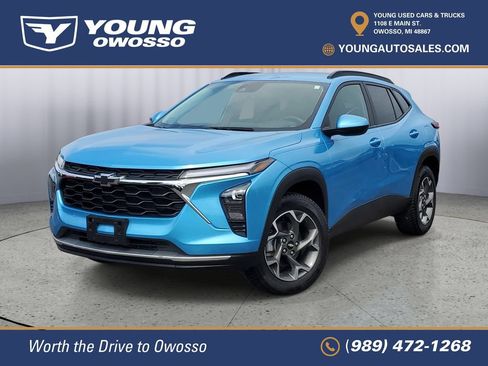 Used 2025 Chevrolet Trax LT w/ Driver Confidence Package FWD image 1