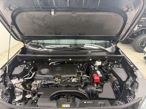 Used 2021 Toyota RAV4 LE w/ Carpet Mat Package (TMS) AWD/4WD image 35