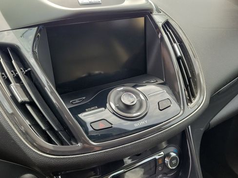 Used 2015 Ford Escape Titanium w/ Equipment Group 301A AWD/4WD image 19