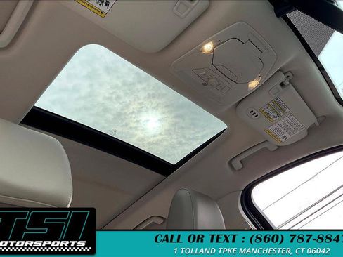 Used 2015 Ford Escape Titanium w/ Equipment Group 301A AWD/4WD image 22