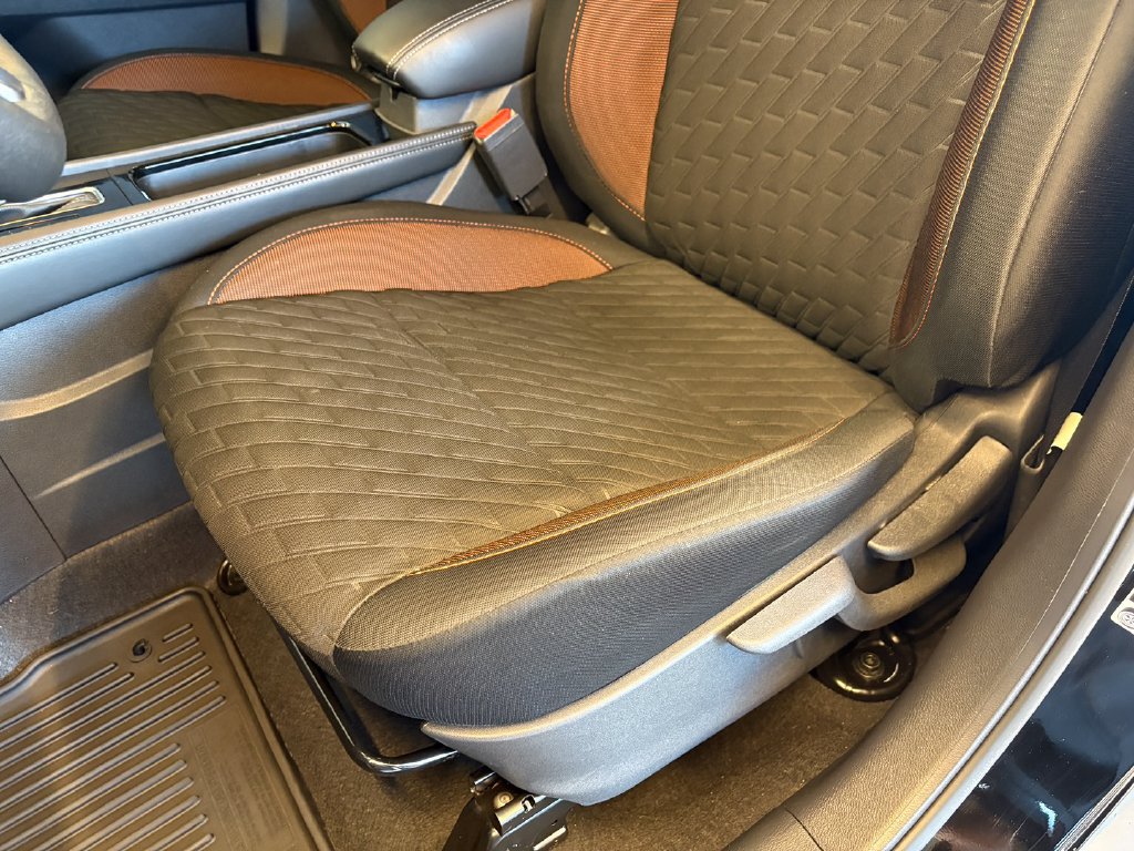Used 2021 Nissan Kicks SR FWD image 16