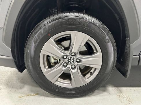 Used 2025 Toyota RAV4 XLE AWD/4WD image 63