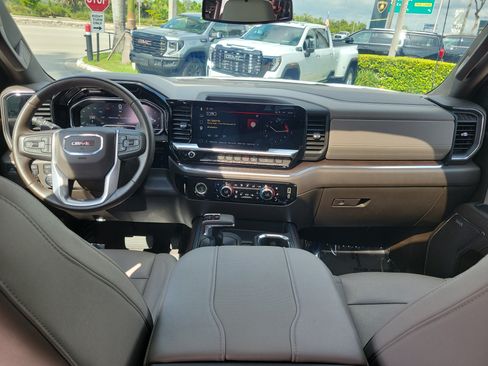 Used 2023 GMC Sierra 1500 SLT w/ SLT Premium Package AWD/4WD image 18