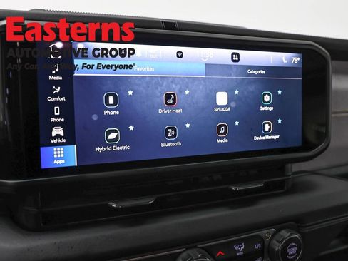 Used 2025 Jeep Wrangler Unlimited Sahara w/ Safety Group AWD/4WD image 19