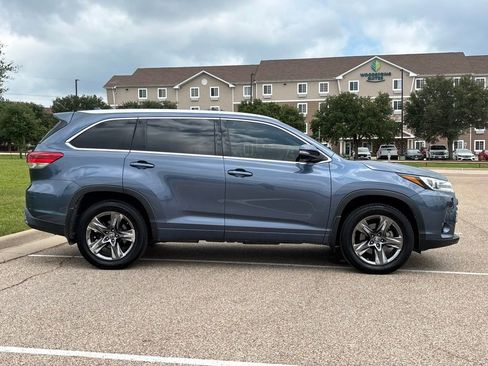 Used 2019 Toyota Highlander Limited Platinum FWD image 5