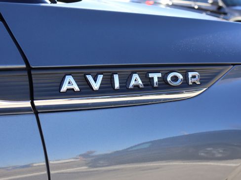 Used 2022 Lincoln Aviator AWD w/ Premium Package image 9