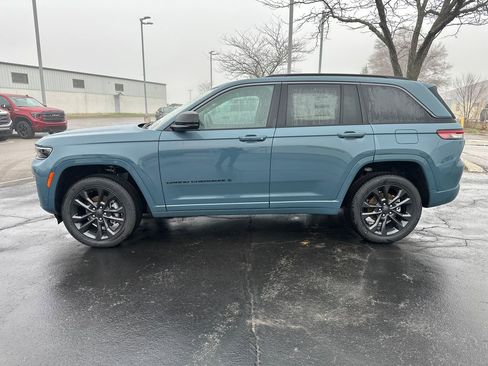 New 2026 Jeep Grand Cherokee Limited AWD/4WD image 2