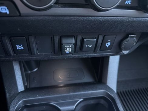 Used 2021 Toyota Tacoma TRD Off-Road image 24