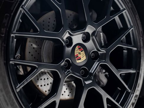 Used 2024 Porsche 911 Carrera RWD image 21