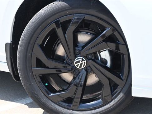 New 2025 Volkswagen Jetta SE image 7