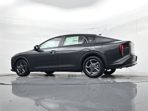 New 2025 Kia K4 LXS image 35