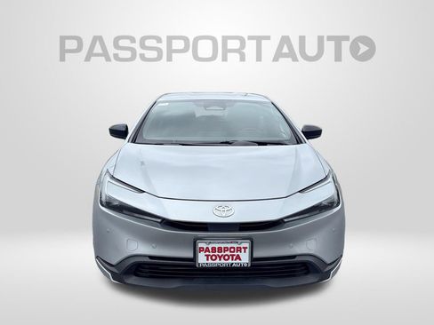 Used 2025 Toyota Prius LE AWD/4WD image 12