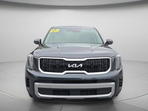Used 2023 Kia Telluride LX FWD image 4