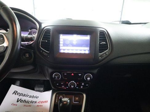 Used 2019 Jeep Compass Latitude w/ Popular Equipment Group FWD image 13