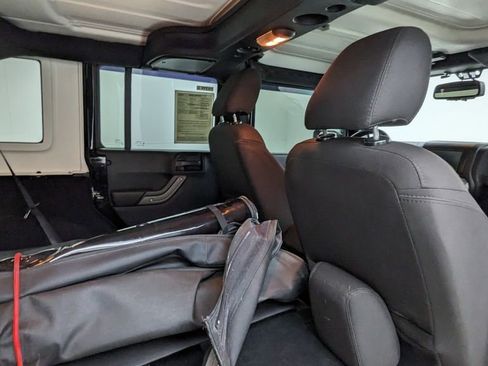 Used 2017 Jeep Wrangler Unlimited Sport image 33