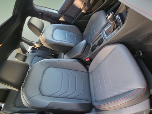 Used 2025 Volkswagen Jetta GLI Autobahn FWD image 26