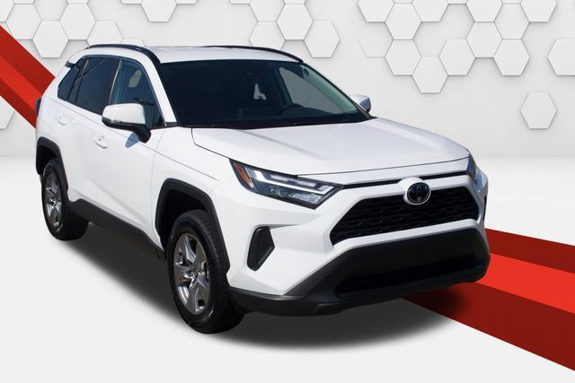 Used 2025 Toyota RAV4 XLE FWD image 8