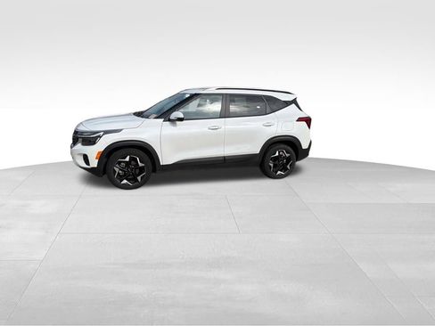 Used 2025 Kia Seltos S FWD image 6