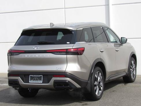 Used 2025 INFINITI QX60 Luxe AWD/4WD image 6