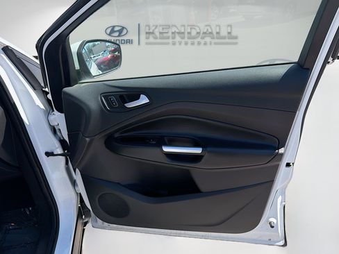 Used 2018 Ford Escape SE image 30