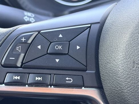 Used 2025 Nissan Sentra SV FWD image 23