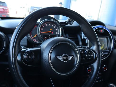 Used 2017 MINI Cooper 2-Door Hardtop image 21