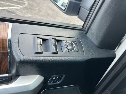 Used 2015 Ford F150 Lariat image 18