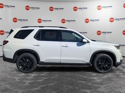 New 2025 Honda Pilot Touring image 4