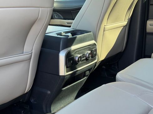 Used 2024 Ford Expedition Max XLT image 27