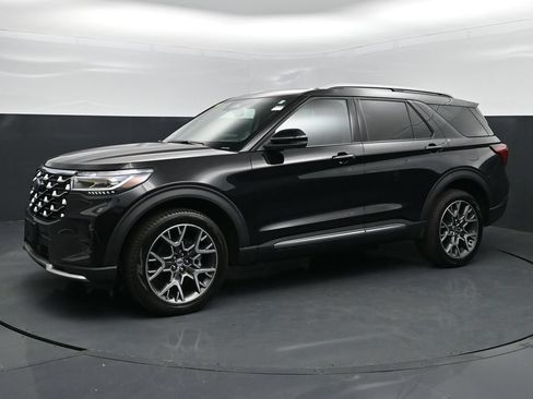 Used 2025 Ford Explorer Platinum w/ Ultimate Package AWD/4WD image 1
