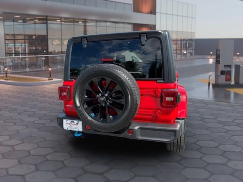 Used 2023 Jeep Wrangler Unlimited Sahara w/ Cold Weather Group AWD/4WD image 10