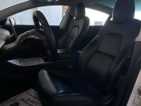 Used 2020 Tesla Model 3 Standard Range Plus image 11