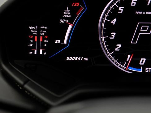 Used 2024 Lamborghini Huracan EVO AWD/4WD image 21