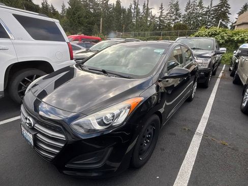 Used 2016 Hyundai Elantra GT FWD image 1