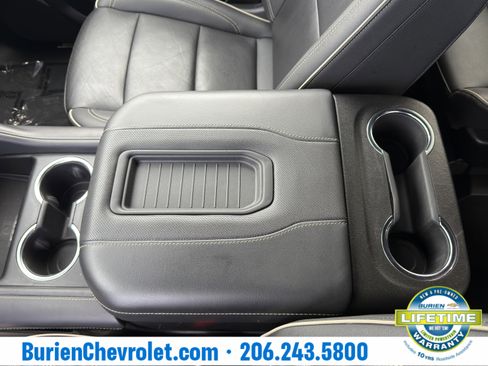 Used 2023 Chevrolet Suburban Premier image 18