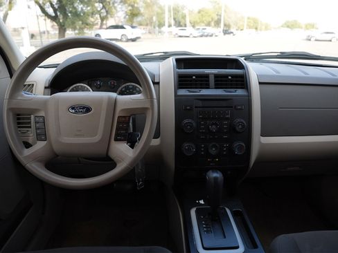 Used 2011 Ford Escape XLS w/ 101A Rapid Spec Order Code image 9