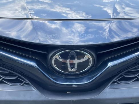 Used 2021 Toyota Camry SE w/ Convenience Package FWD image 6