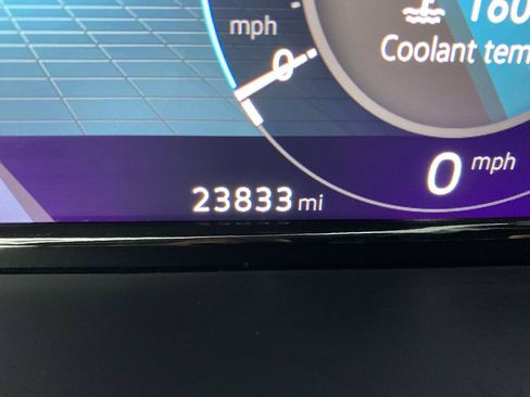 Certified 2024 Volkswagen Atlas Cross Sport SE image 6