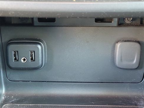 Used 2022 Chevrolet Colorado LT w/ LT Convenience Package image 28